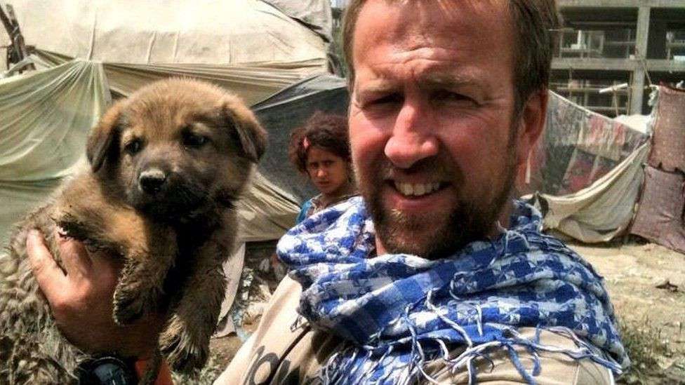 «Операция Ковчег»: британец Пен Фартинг вывез из Кабула около 200 бездомных животных