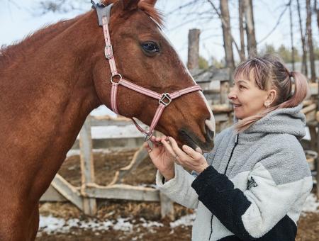 A resident of Novosibirsk rescues horses that are being sent to slaughter